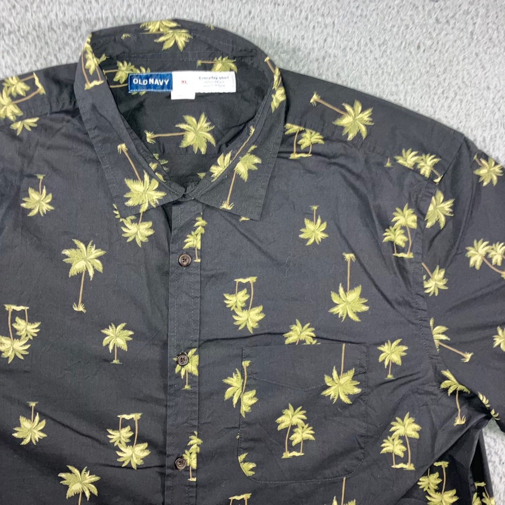 Old Navy Hawaiian Shirt Men XL Black Palm Tree Tropical Everyday Flex Beach Vaca